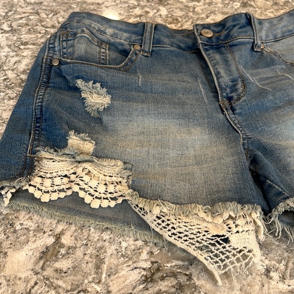 Never worn Altar’d state washed light Jean with lace and rips size 28 - Picture 2 of 8